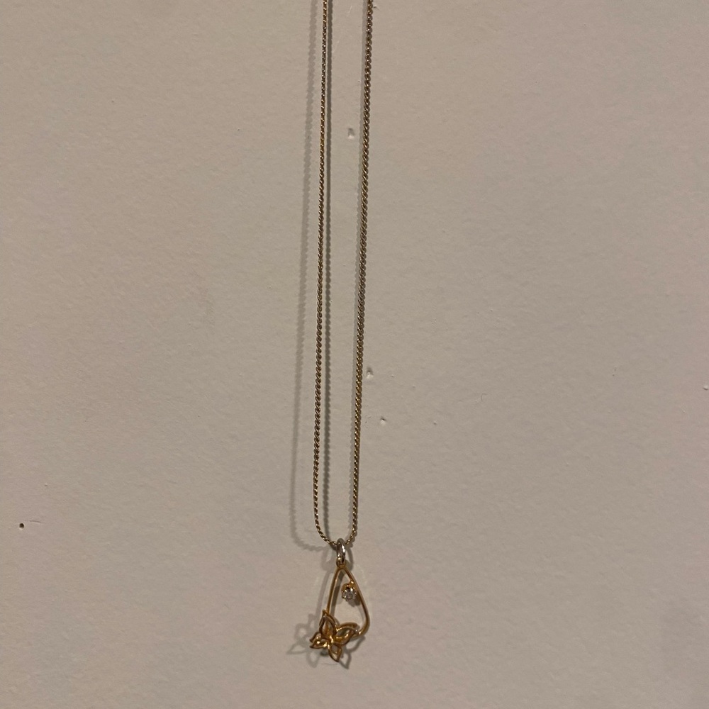Elegant Gold Butterfly Pendant Necklace